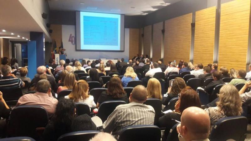 PREFEITO E DIRETOR DO HOSPITAL PARTICIPAM DE REUNIÃO EM PORTO ALEGRE SOBRE A REGIONALIZAÇÃO DE PARTOS