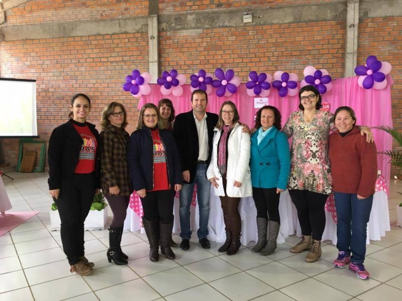 CRAS REALIZA CONFRATERNIZAÇÃO DO DIA DAS MÃES