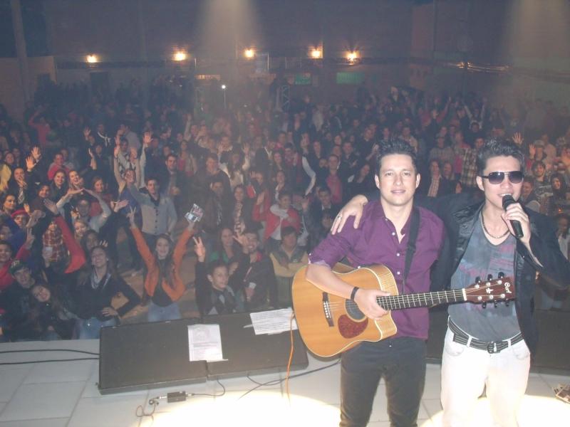 Arison & Emerson lançam CD em evento promovido pelo Município